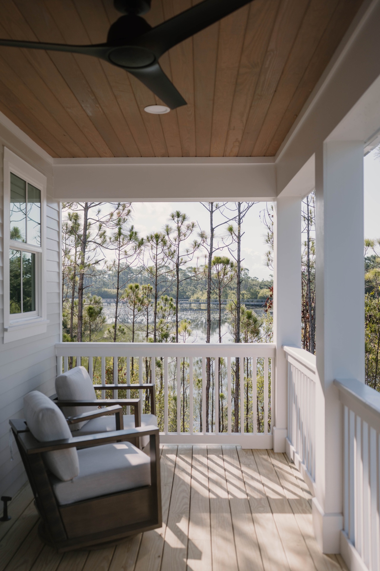 Screened porch overlooking the lake